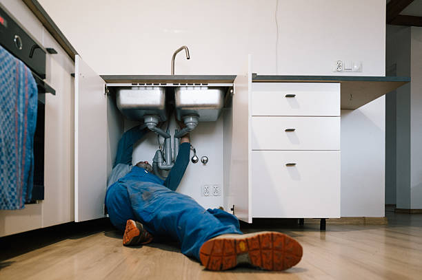 Professional Leak Detection technician working in Waverly, MI